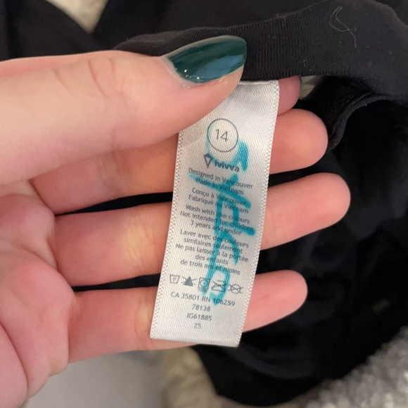 Ivvia Capris - Picture 3 of 3